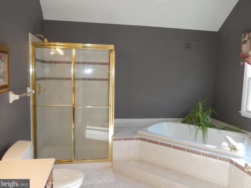 112 Parkview Cir, Media PA 19063-6317 exterior