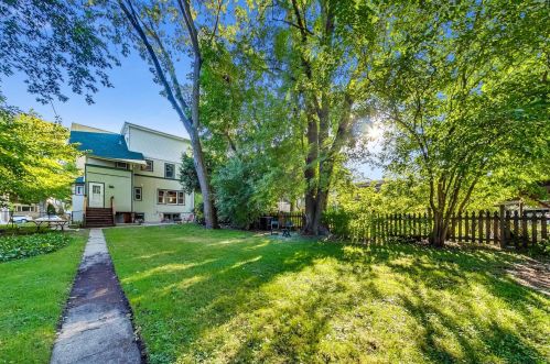 1818 Lunt Ave, Chicago IL 60645-3005 exterior