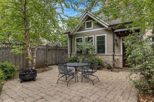 3800 Paulina St, Chicago IL 60609-2057 exterior