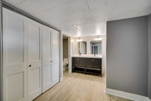 1941 97th St, Chicago IL  60617-4718 exterior