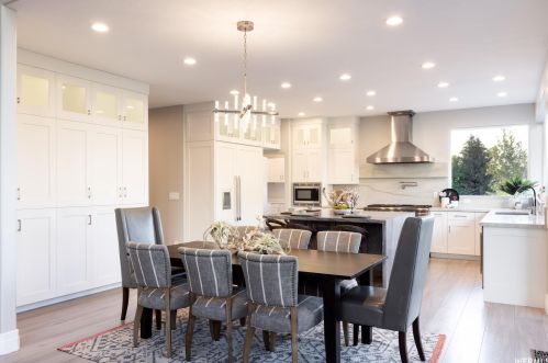 9093 Cyn Gate Cir, Sandy UT 84093-3807 exterior