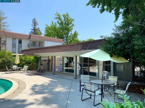 4081 Clayton Rd, Concord CA  94521-2660 exterior