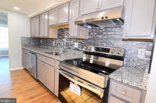 6439 Patience Ct, Alexandria VA 22315-3443 exterior