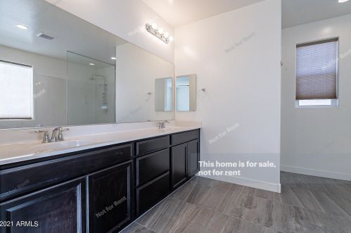 7039 Corona Dr, Chandler AZ 85226 exterior