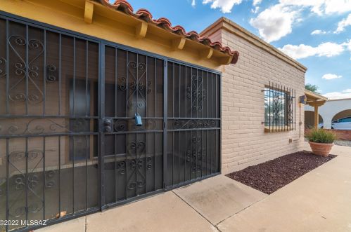 533 Abrego Dr, Green Valley AZ 85614-3639 exterior