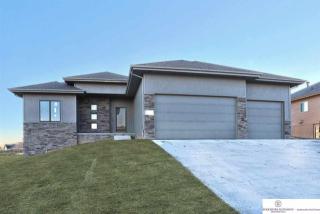 9411 71st Ave, Omaha, NE 68133-2125