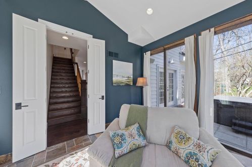 2332 Divot Dr, Saint Louis MO 63131-3240 exterior