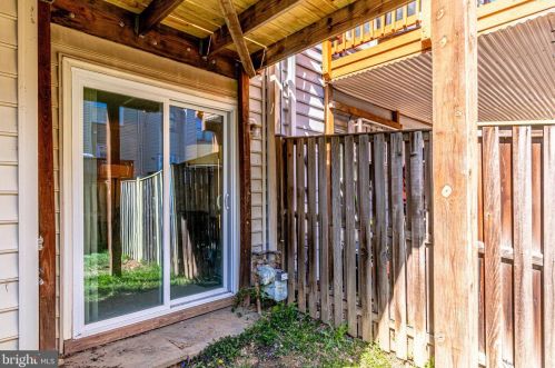 7041 Chesley Search Way, Alexandria VA 22315-4754 exterior