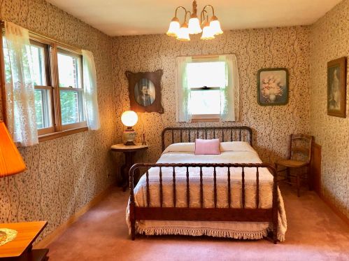 3232 Adams St, Two Rivers WI 54241-1740 exterior