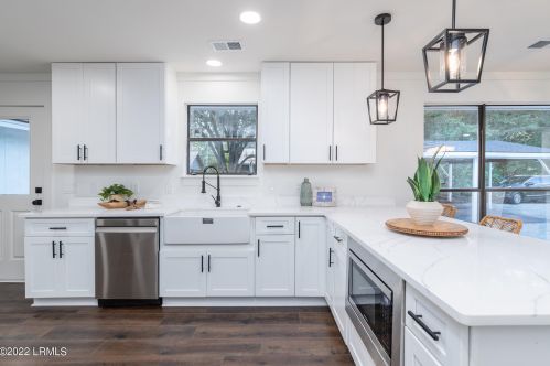 80 Shults Rd, Bluffton SC 29910-6013 exterior