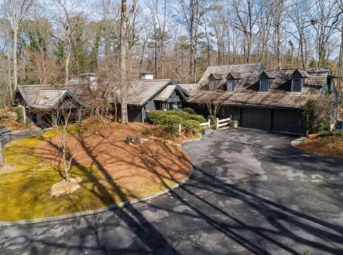 4159 Conway Valley Rd, Atlanta, GA 30327-3607