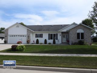 4435 Greenfield Ln, Manitowoc, WI 54220-0908