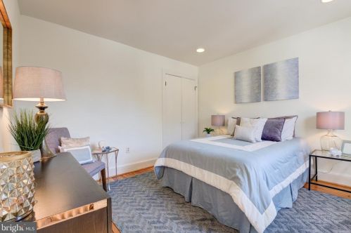 2812 27 St, Washington DC 20007-3144 exterior