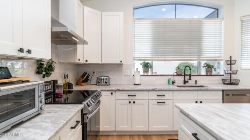 14015 33rd St, Phoenix AZ  85044-8715 exterior