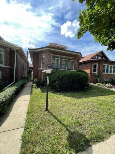 8522 Blackstone Ave, Chicago IL  60619-6527 exterior