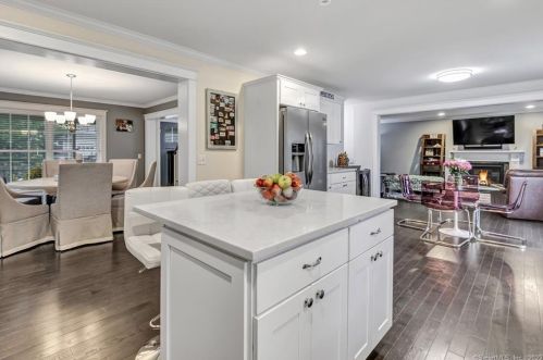 2 Scribner Ave, Norwalk CT 06854-2538 exterior