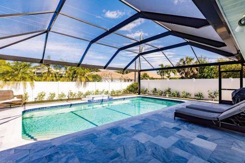 561 94 Ave, Naples FL 34108-2445 exterior