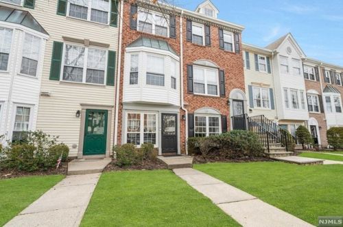 699 Pepperidge Rd, Mahwah, NJ 07430-3448