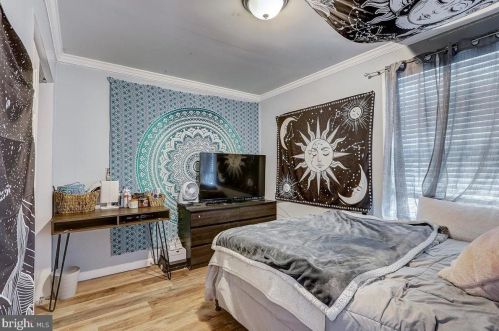 521 Riv Dr, Camden NJ 08110-2917 exterior