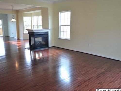 25 Pate Dr, Middletown NJ  07748-1751 exterior