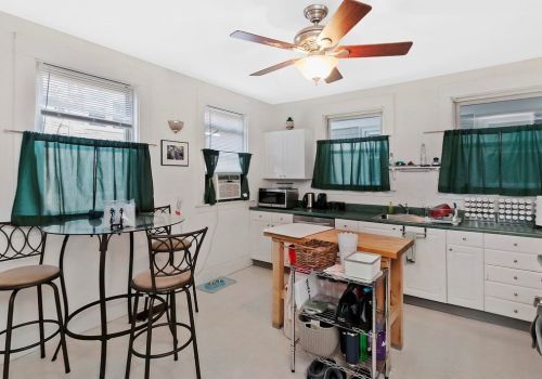 397 Linwood Ave, Newton MA 02460-1342 exterior