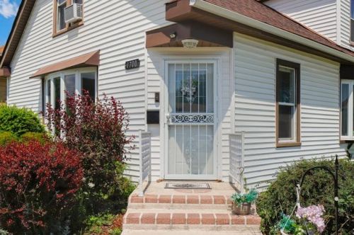 1700 91 Pl, Chicago IL 60619-7614 exterior