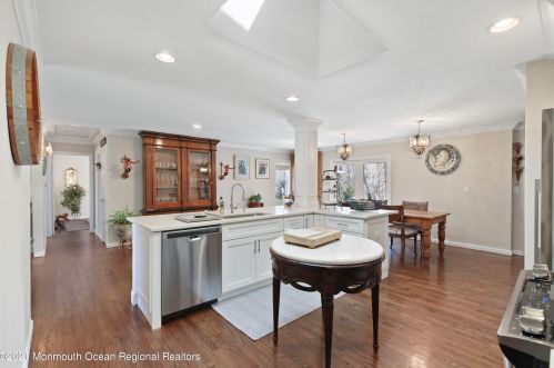 26 Iler Dr, Middletown NJ 07748-3322 exterior