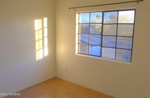 1515 Bryant Ave, Tucson AZ 85706-2917 exterior