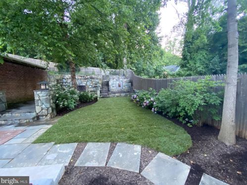 7426 Piney Branch Rd, Silver Spring MD 20901-4352 exterior