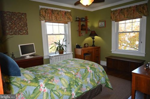 23 Knowles Ave, Manor PA 19036-2104 exterior