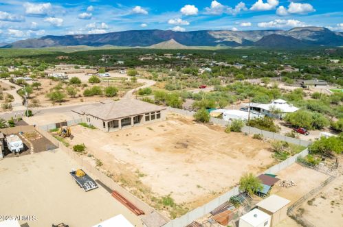 44822 3 St, Phoenix AZ 85087-8639 exterior