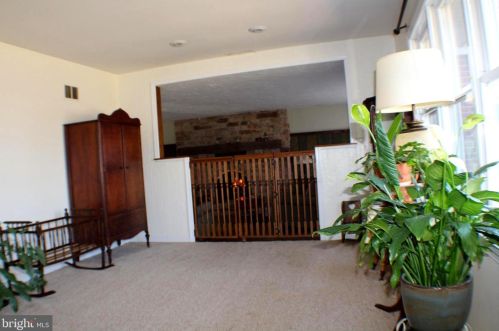 1037 Bollinger Rd, Littlestown PA 17340-9602 exterior