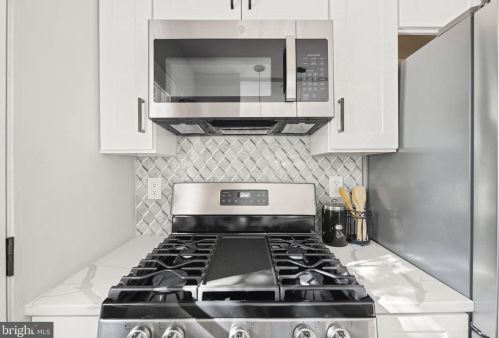 6106 Kings Hwy, Alexandria VA 22303-2416 exterior