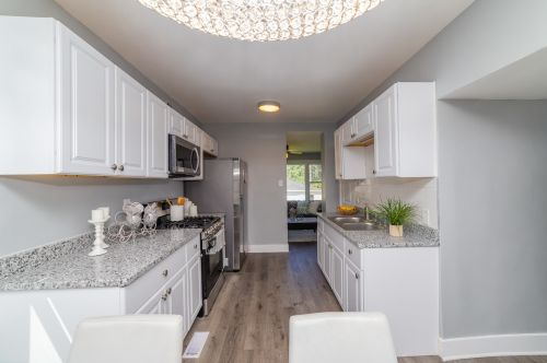 9132 Saginaw Ave, Chicago IL  60617-4150 exterior