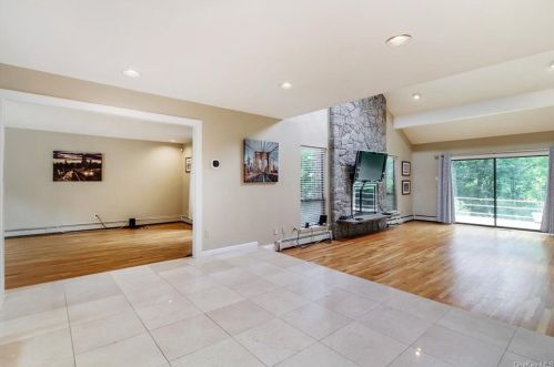 23 Pine Hill Ct, Briarcliff NY 10510-1742 exterior