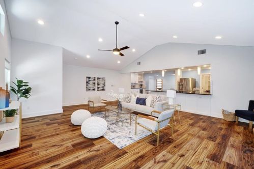 6107 Belfast Dr, Austin TX 78723-1117 exterior