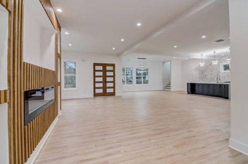 34 Candler Rd, Atlanta GA 30317-3435 exterior