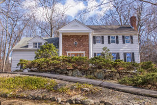 21 The Crossway, Kinnelon, NJ 07405-2467