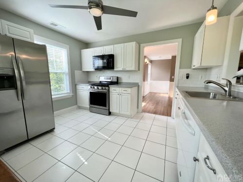 112 Central Ave, Metuchen, NJ 08840-1892