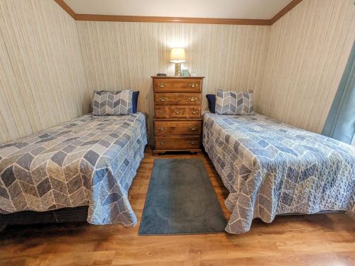 5 Dawn Dr, Concord NH 03303-2050 exterior