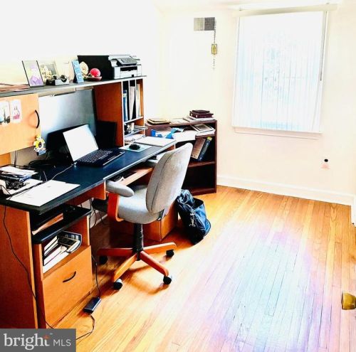 1202 Mulberry St, Chester PA 19015-3046 exterior