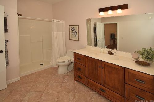 48 Box Mtn Dr, Vernon CT 06066-6305 exterior