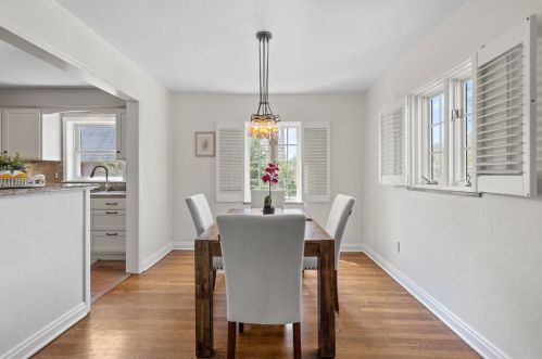 600 Parkview Dr, Pittsburgh PA  15243-2008 exterior