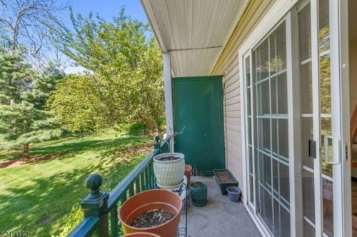 105 Rip Van Dam Ct, Montgomery NJ  08502-4101 exterior