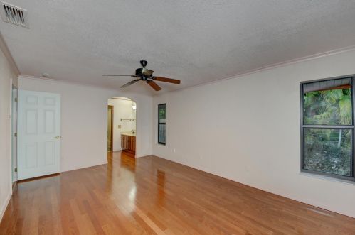 5406 Palmetto Dr, Fort Pierce FL 34982-7481 exterior