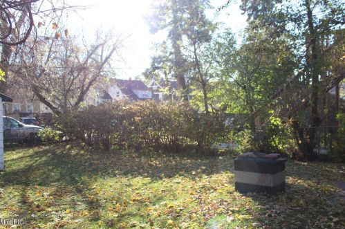 1224 Sherman St, Grand Rapids MI 49506-2611 exterior