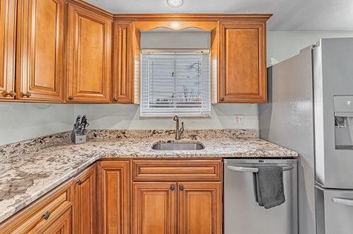 1421 Harris Ave, Pittsburgh PA 15205-3946 exterior