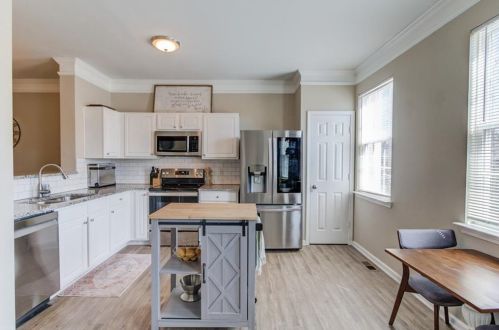 2495 Ivey Crest Cir, Tucker GA  30084-3762 exterior