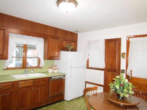 207 Eno Ave, Torrington CT 06790-5625 exterior