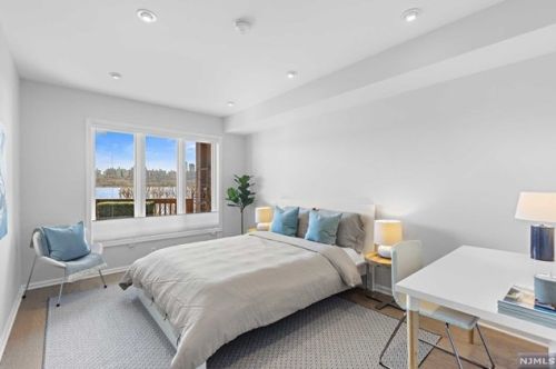 102 Adams Ct, Edgewater NJ 07020-1654 exterior